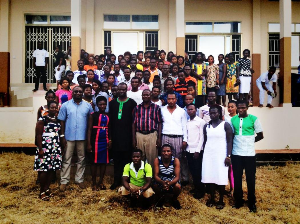 103 newly trained community health workers from the Amansie West District of Ghana at their graduation ceremony. Courtesy One Million Community Health Workers Campaign.