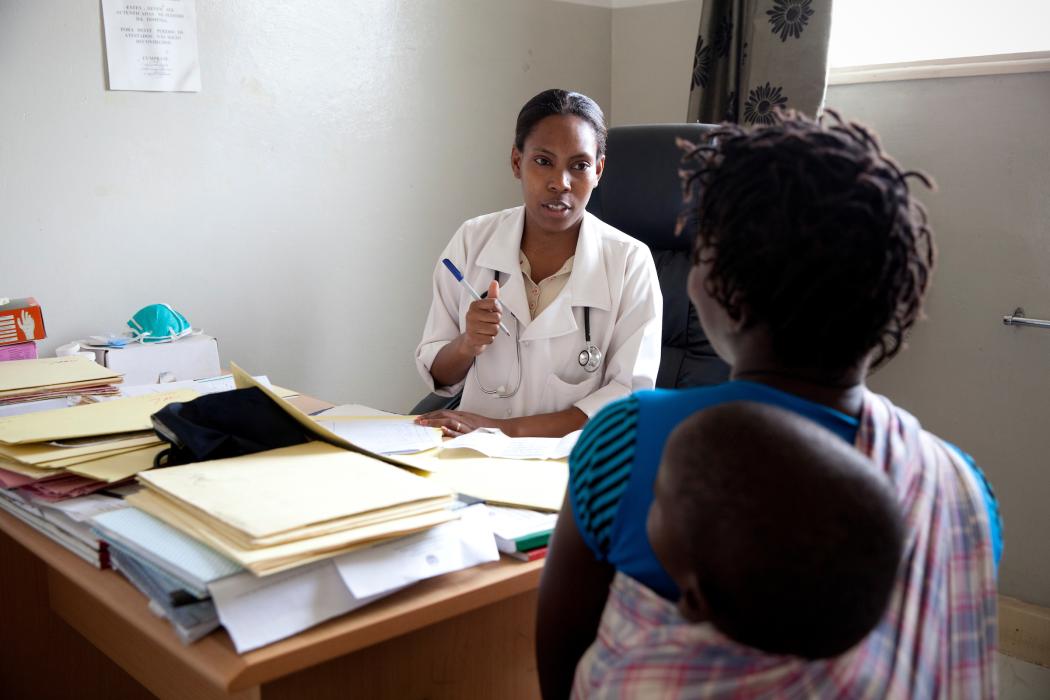 Frontline health workers can reassure women about the menstrual bleeding changes they are likely to experience when using contraception. The NORMAL tool provide simple guidance. Photo by Jessica Scranton.