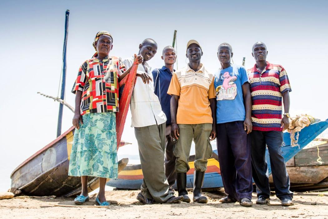 Members of the Lela Beach fishing community. Photo by Eric Bond, EGPAF.