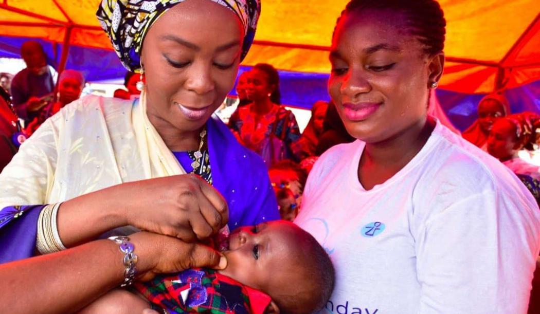 Wellbeing Foundation Africa MamaCare Midwife Rita Momoh & Founder-President H.E. Toyin Saraki at a MamaCare class in Abuja, Nigeria. Photo credit: Wellbeing Foundation Africa.